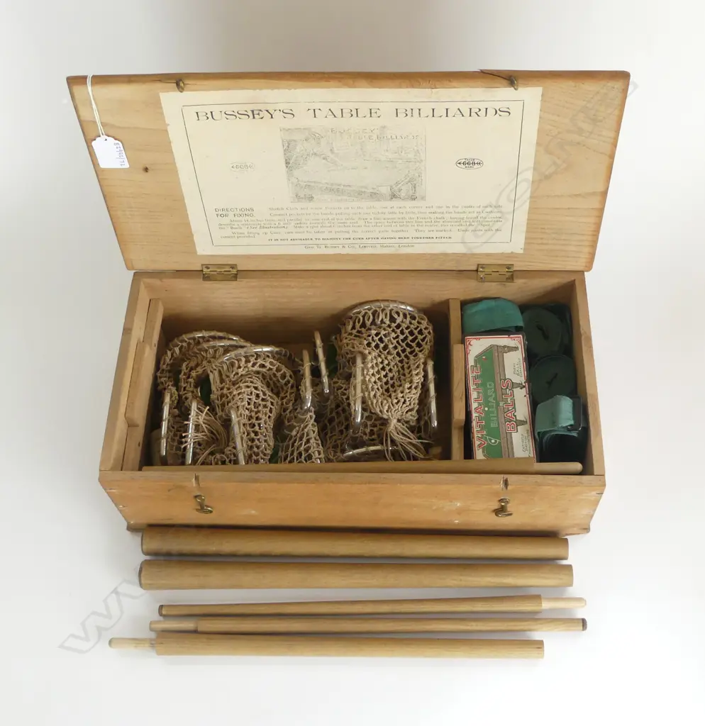 VINTAGE TABLE BOXED BILLIARD GAME L430 H130MM Image 1++
