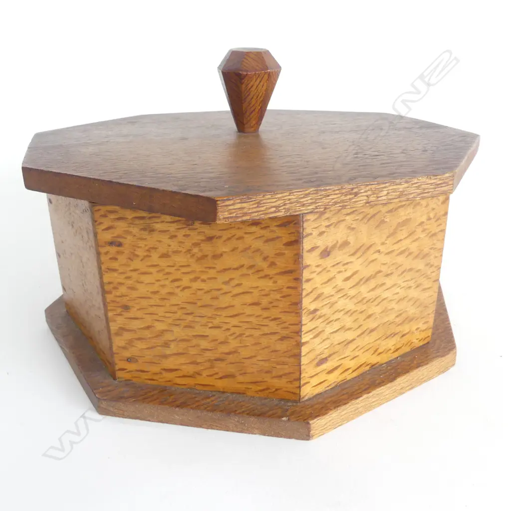 VINTAGE NZ MADE REWA REWA LIDDED BOX DIA230 H160MM Image 1++