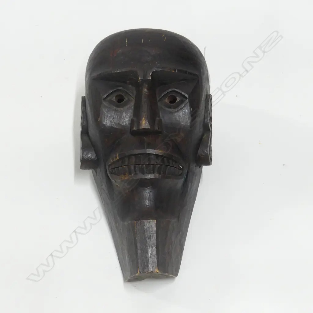 LARGE SOLOMAN ISLAND CARVED FACE MASK H420MM Image 1++