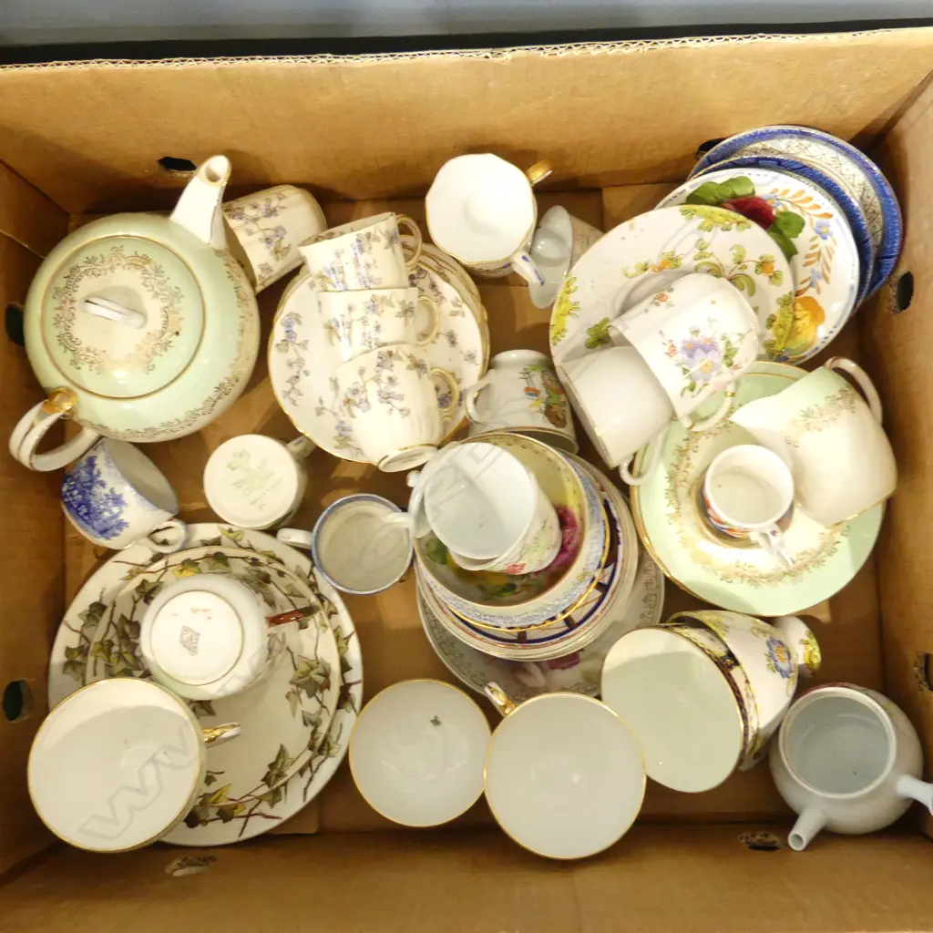 BOX LOT ASSORTED COFFEE CANS TEAPOT ETC Image 1++