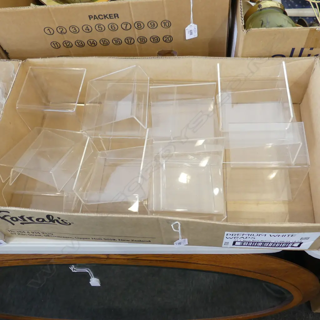 20 PERSPEX DISPLAY STANDS - TWO SIZES, L.140MM X H.85MM & L.120MM X H.45MM Image 1++