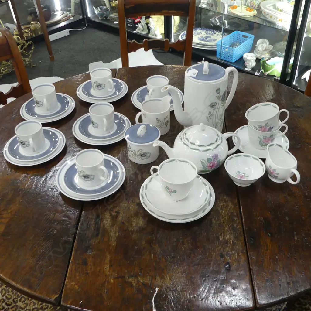 2 SUSIE COOPER PART TEA / COFFEE SETS Image 1++