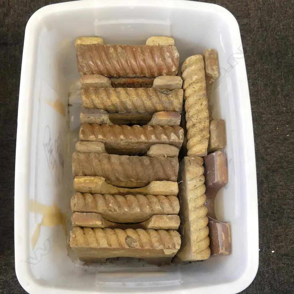 16 SALT GLAZED CRUMB BRICK EDGING TILES Image 1++