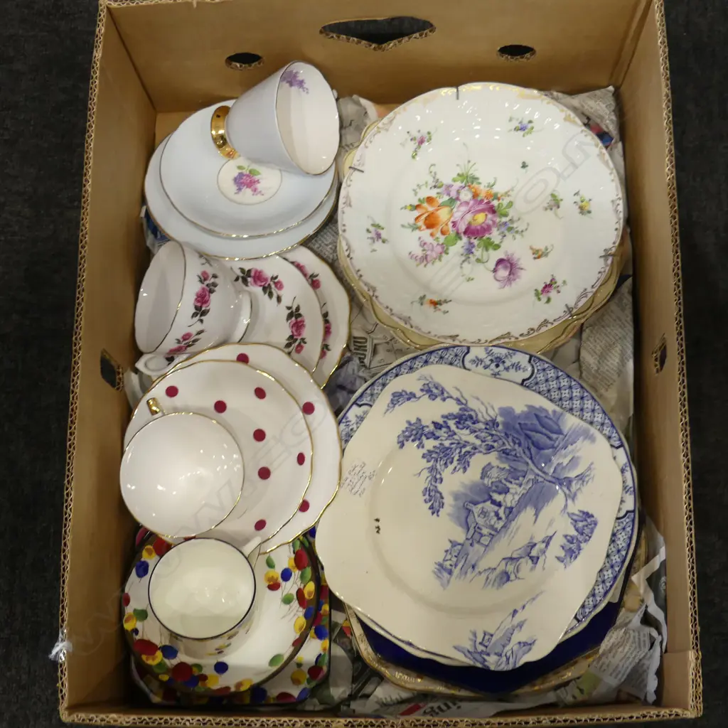 BOX LOT COLLECTORS PLATES & 4 CSP SETS Image 1++