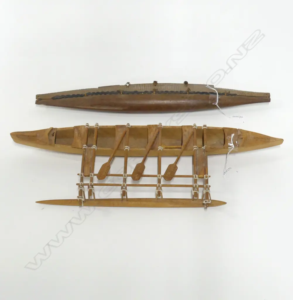 2 VINTAGE PACIFIC ISLAND MODEL CANOES L600MM Image 1++