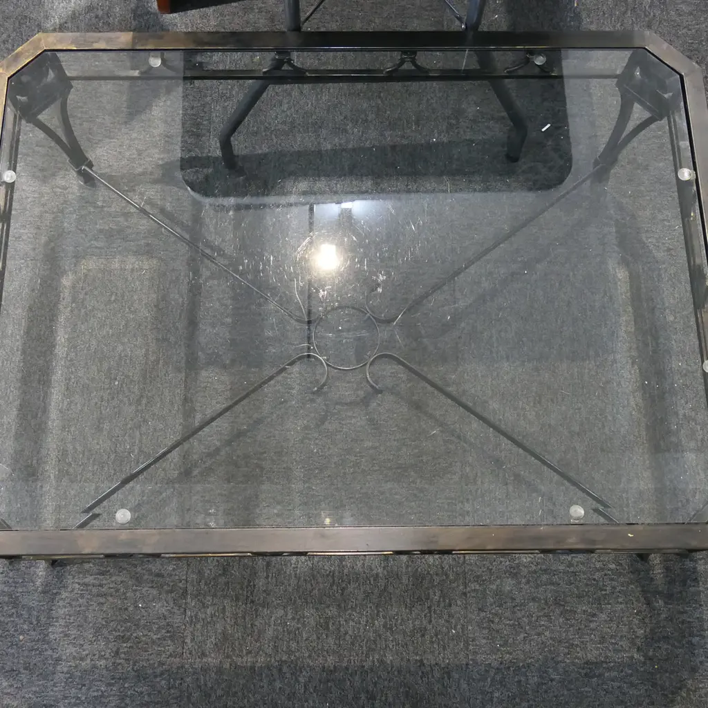COFFEE TABLE; GLASS TOP, BLACK METAL FRAME 1120x810x425mm Image 1++