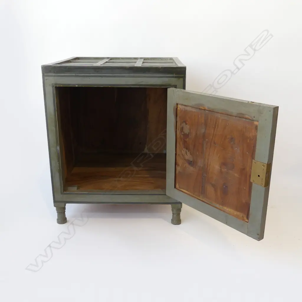 PANELLED PAINTED CABINET 380x385x470mm Image 1++