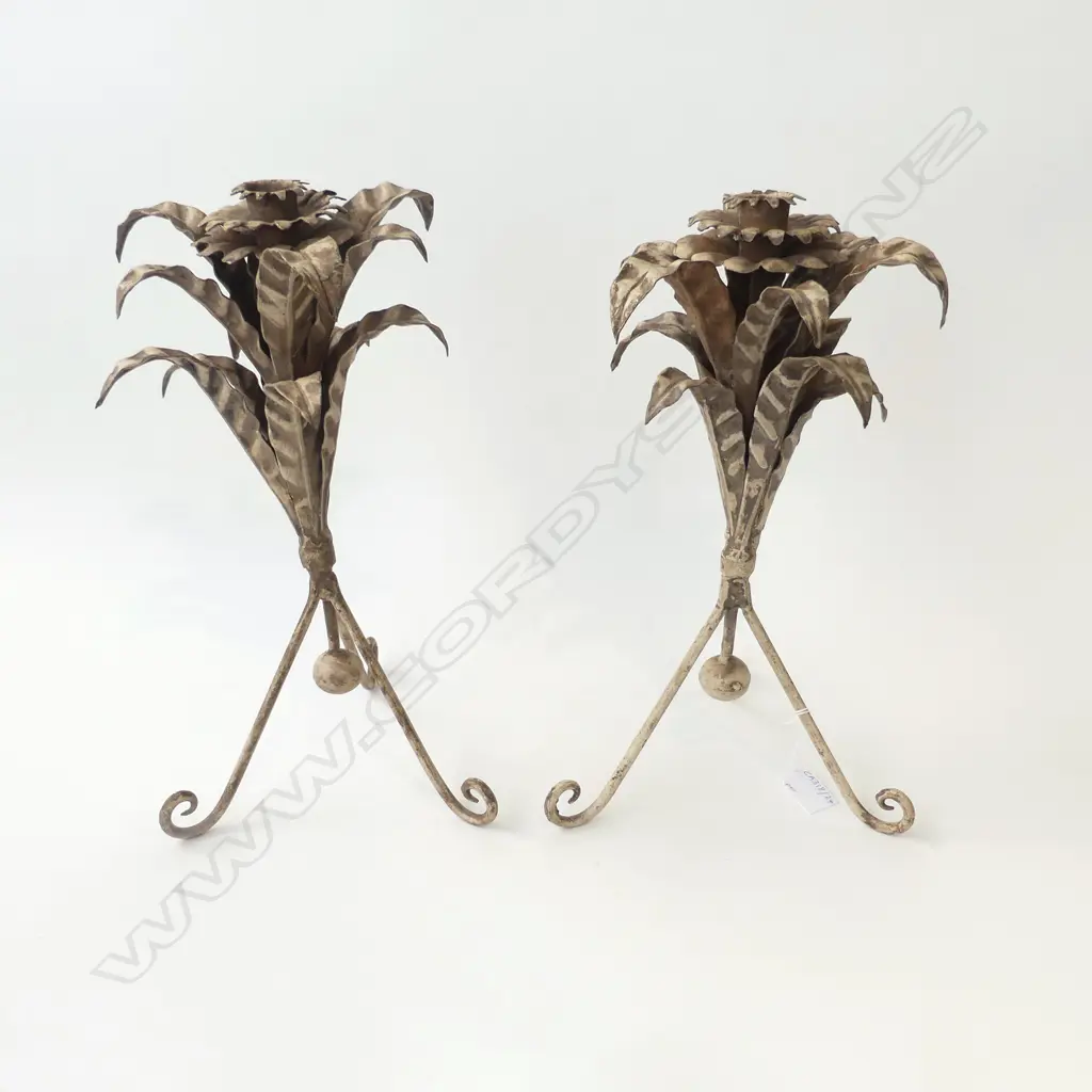 PAIR OF WROUGHT IRON FRENCH STYLE SPLAYED LEAF CANDLE HOLDERS, H.380MM Image 1++