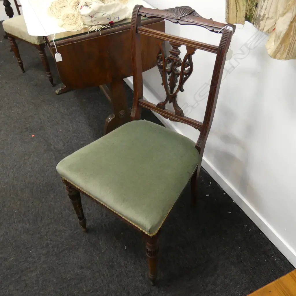 MAHOGANY WOODEN CARVED BACK BEDROOM CHAIR H.880 Image 1++