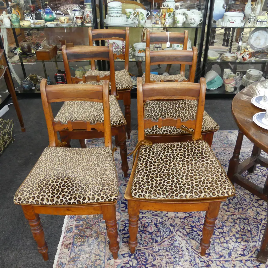 6 COLONIAL STYLE DINING CHAIRS Image 1++