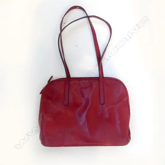 RED AVA-K LEATHER HANDBAG, JOE KONIGSBERGER FOR GERRARDS PARNELL W.410mm some wear