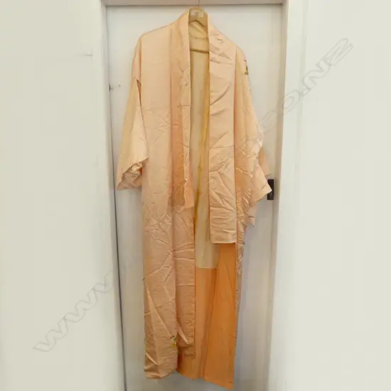 VINTAGE FULL LENGTH JAPANESE SILK KIMONO - PEACH W FLORAL PRINT - FULLY LINED