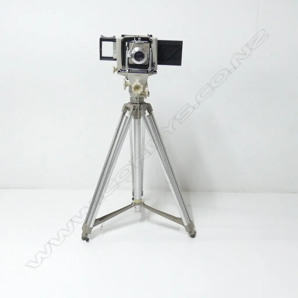 WEST GERMAN LINHOF TECHNIKA CAMERA & TRIPOD... Image 1++