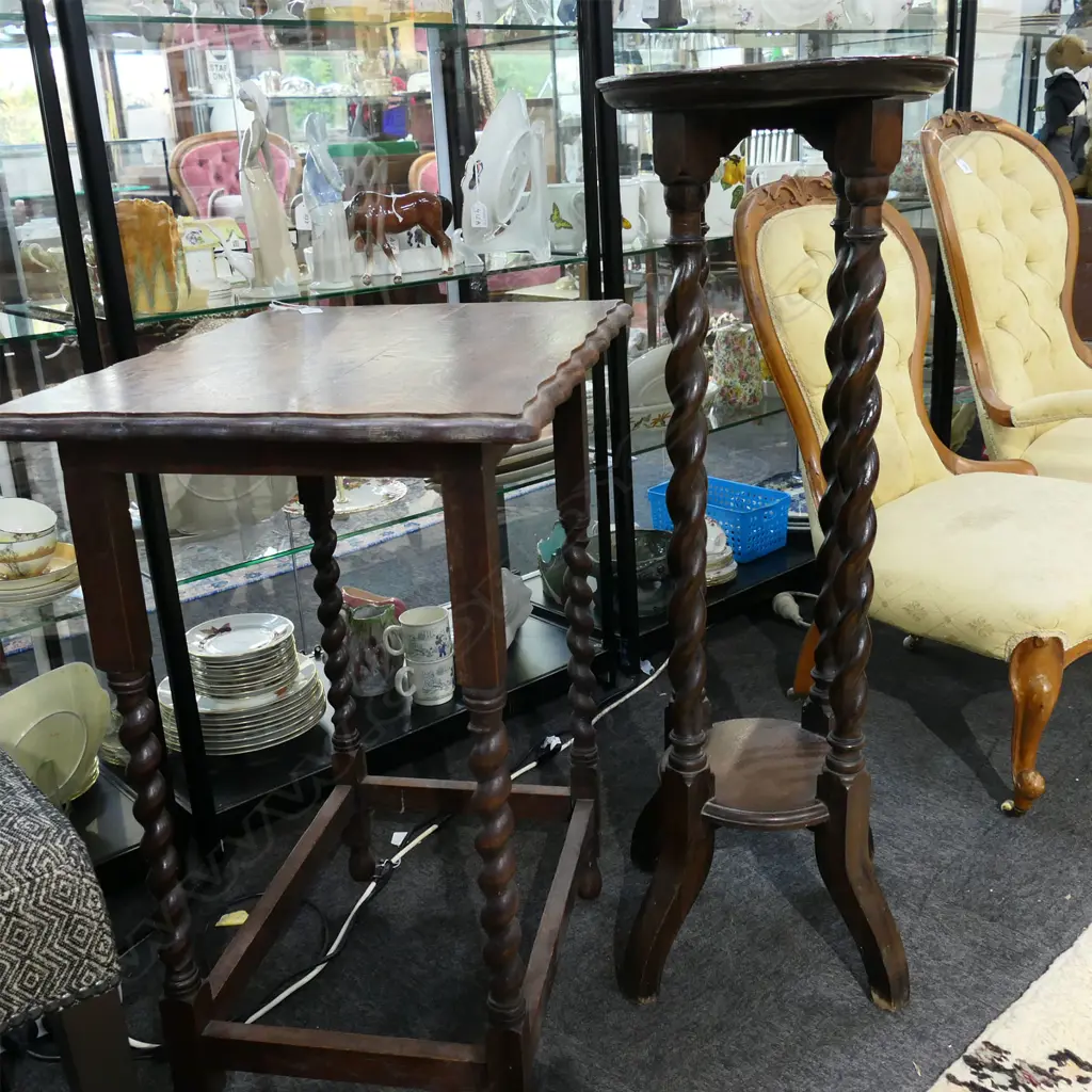 OAK BARLEYTWIST SIDE TABLE 610x450x765mm & PLANT STAND H.995mm. Image 1++