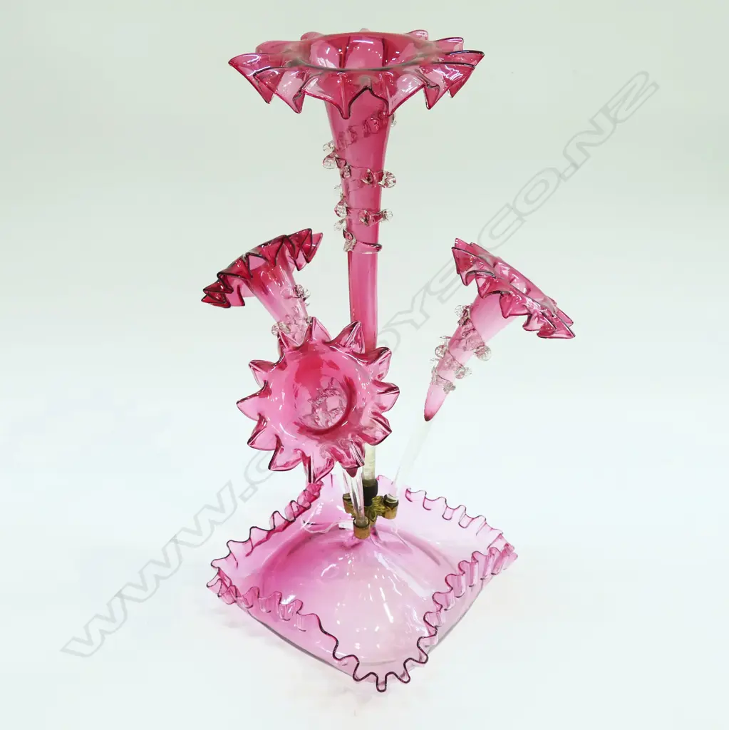 VICT CRANBERRY GLASS EPERGNE CRACK TO BASE Image 1++