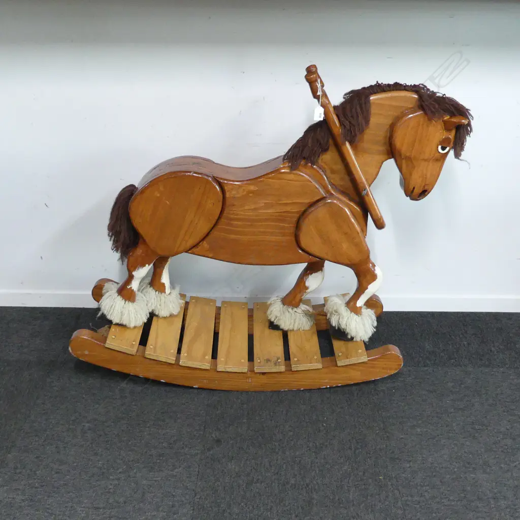 LG WOODEN ROCKING HORSE (FAULTS) Image 1++