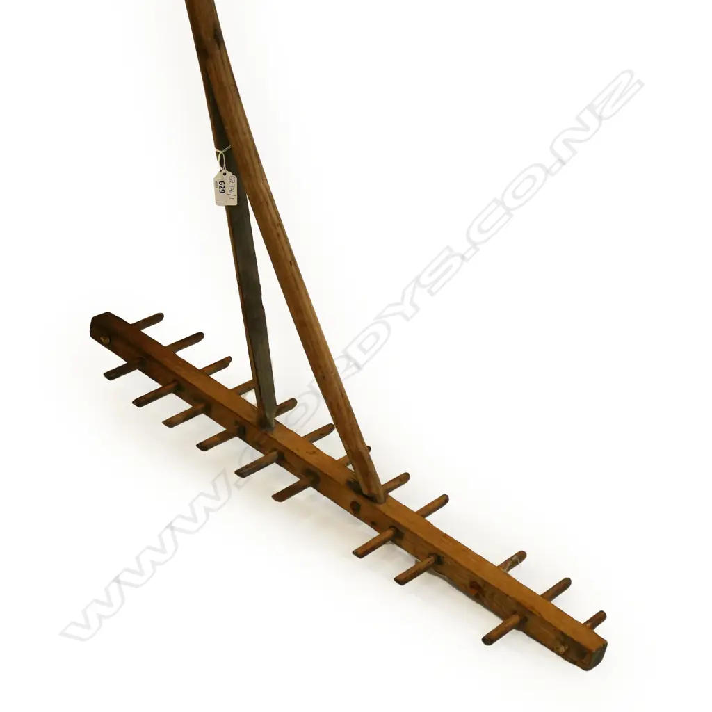 WOODEN RAKE L.1740mm Image 1++