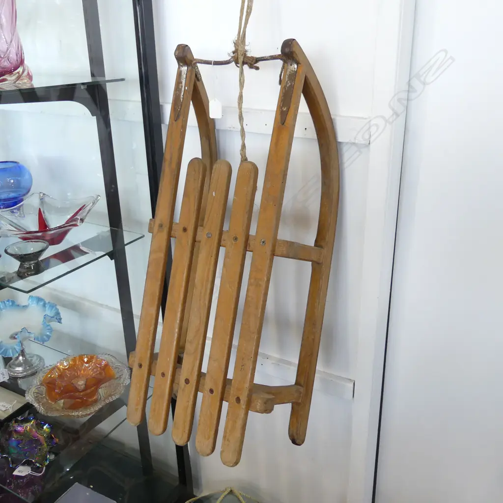 CHILD'S VINTAGE SNOW TOBOGGAN L.720mm Image 1++