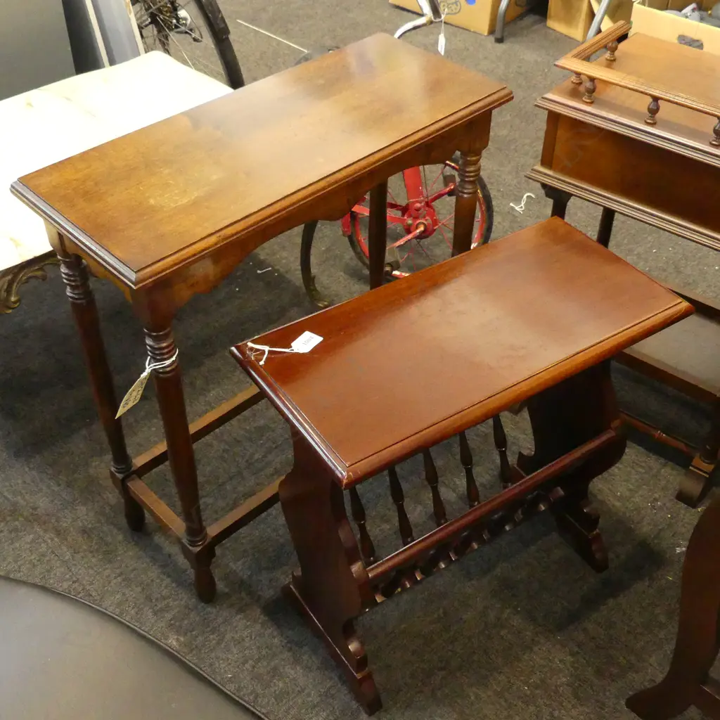 2 WOODEN SIDE TABLES Image 1++