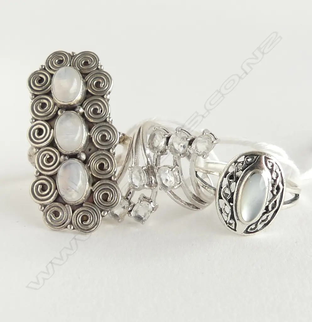 3 RETRO SILVER & MOONSTONE RINGS Image 1++