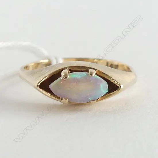 14CT OPAL RING (CHIPPED) 3.0gms SIZE N
