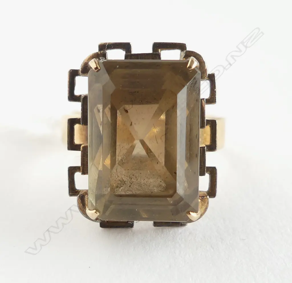 18CT SMOKEY QUARTZ RING 6.9gms SIZE N Image 1++