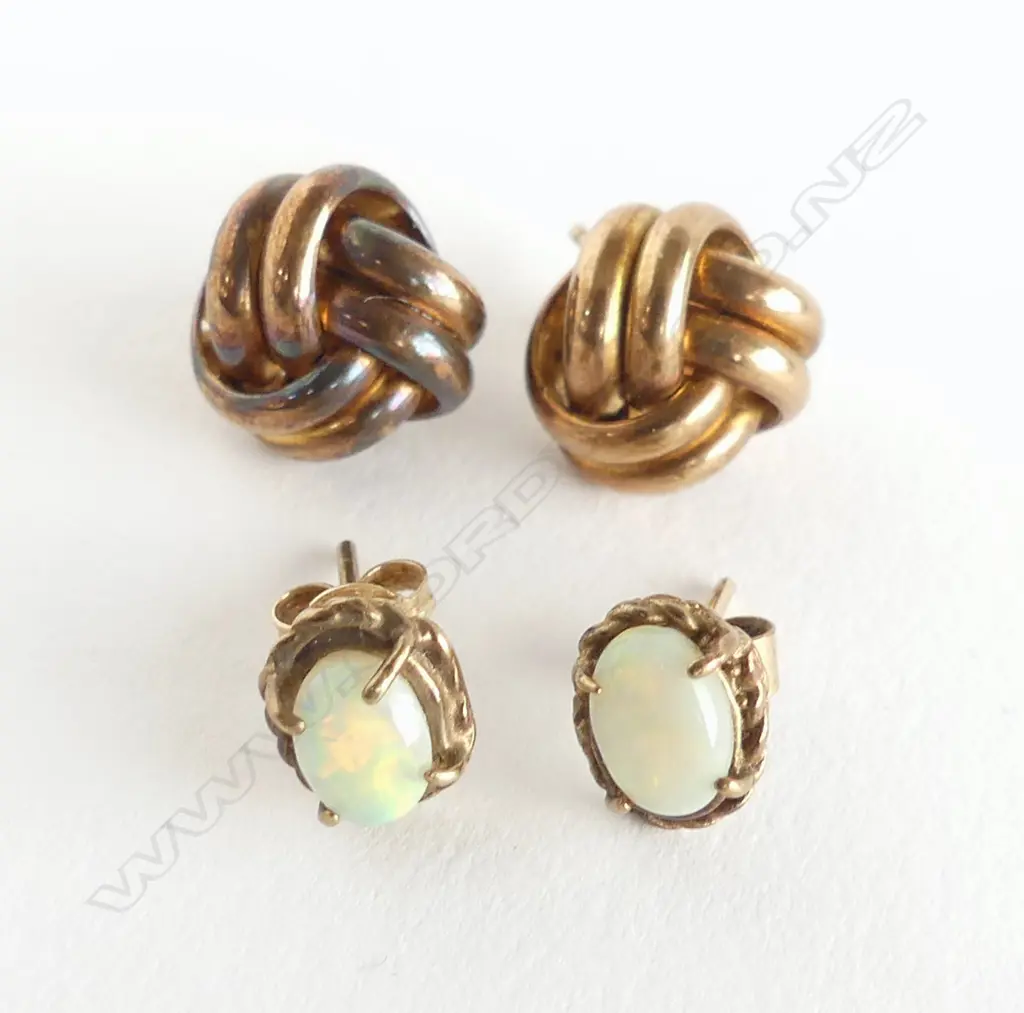 2 9CT EARRINGS; 4.0gms LOOPS & OPAL PR Image 1++