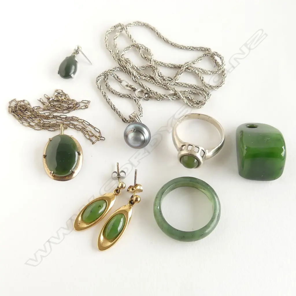 ASST. GREENSTONE JEWELLERY + STG NECKLACE w. BLACK PEARL PENDANT Image 1++