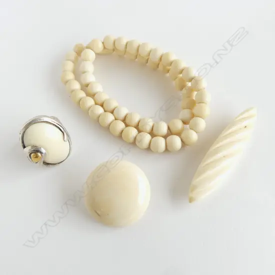COLLECTION IVORY JEWELLERY, NECKLACE, 2 BROOCHES & RING