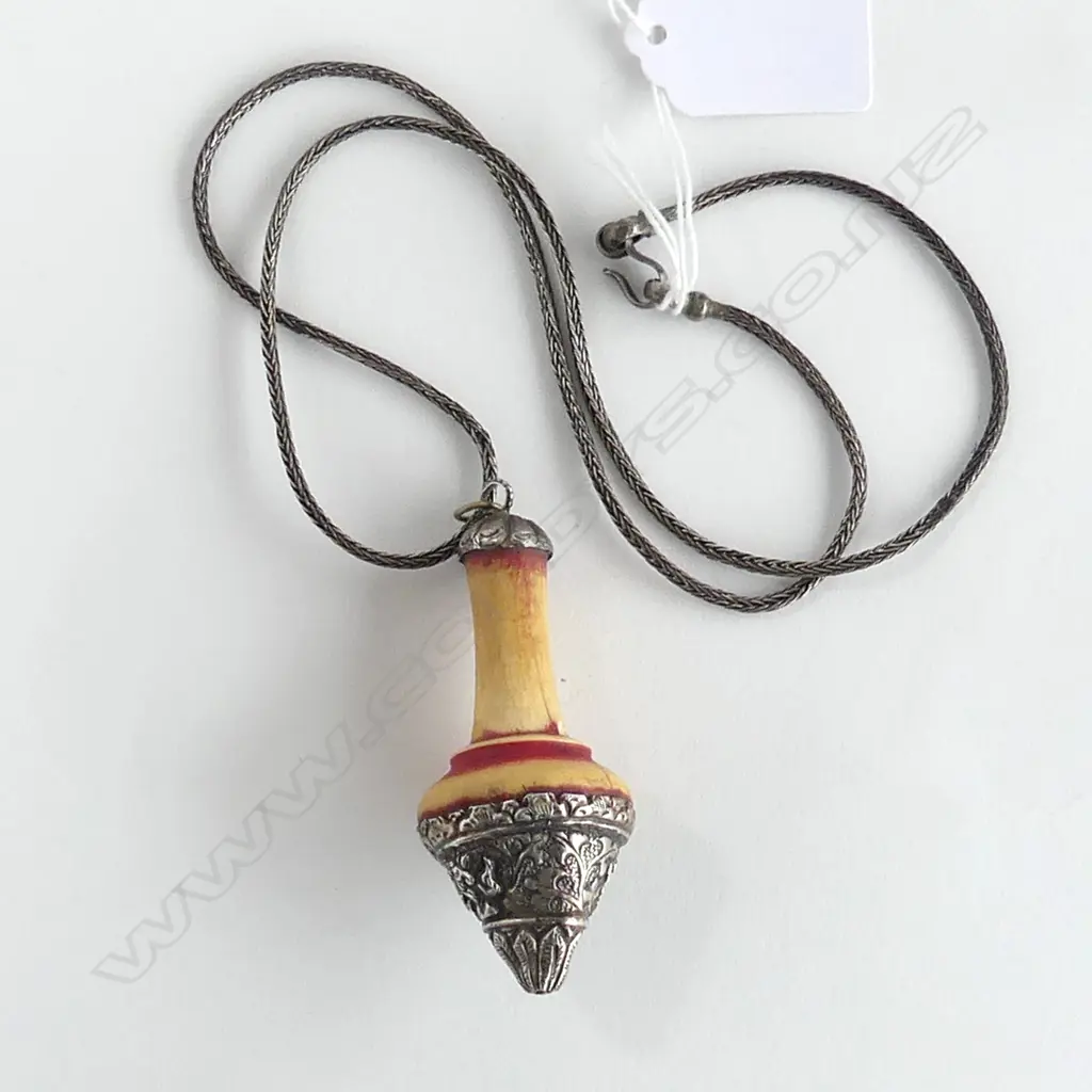 VINTAGE IVORY & SILVER PENDANT ON SILVER CHAIN, PURCHASED INDIA 1950s Image 1++