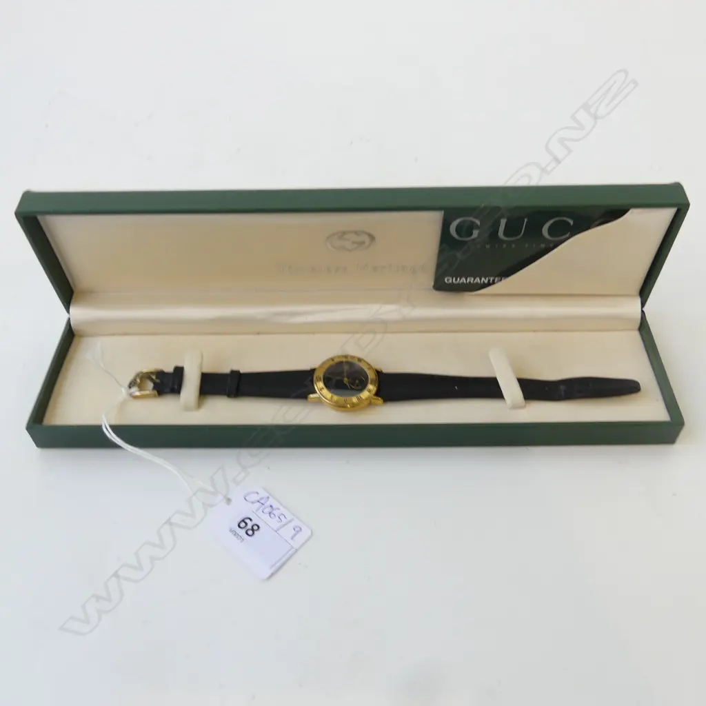 GUCCI WRIST WATCH, CASED Image 1++