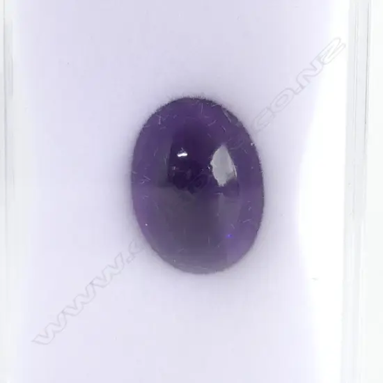 18ct AMETHYST CABOCHON