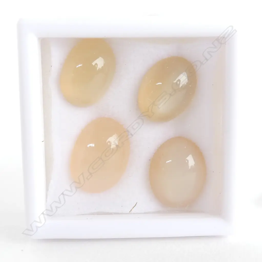 4 CATS EYE MOONSTONE CABOCHONS Image 1++