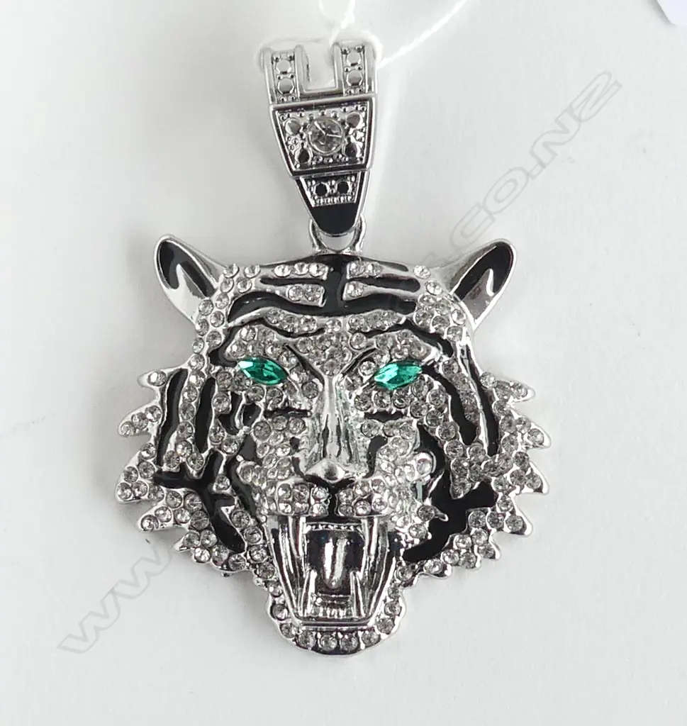 OVERSIZED DIAMANTE TIGER PENDANT 45 x 55mm Image 1++