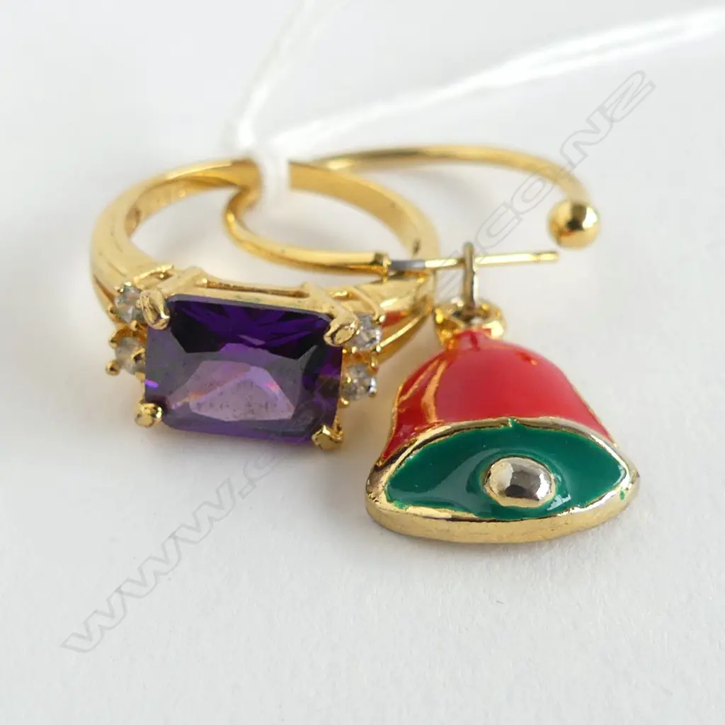 COSTUME PURPLE RING, EARRING & PENDANT Image 1++