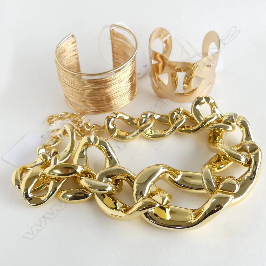 3 PC COSTUME; 2 BRACELETS & LG LINK CHAIN Image 1++