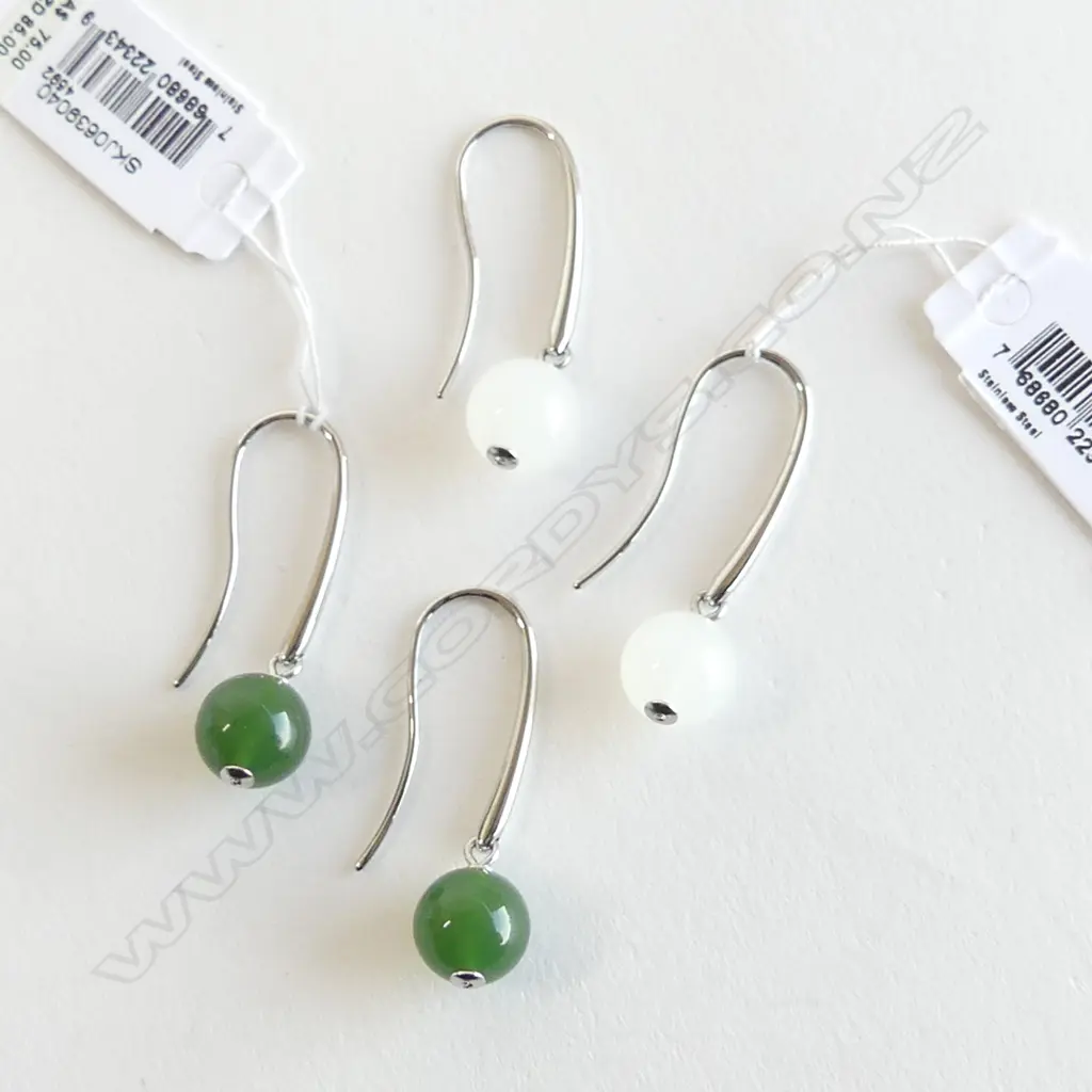 2 PRS SKAGEN DENMARK BEAD  EARRINGS, GREEN & WHITE Image 1++