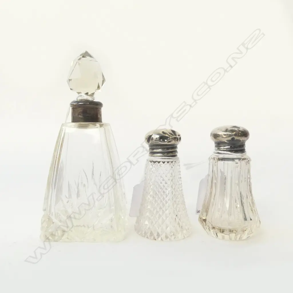 3 S/SILVER TOPPED & CRYSTAL DRESSINGTABLE BOTTLES 140MM TALLEST FAULTED Image 1++