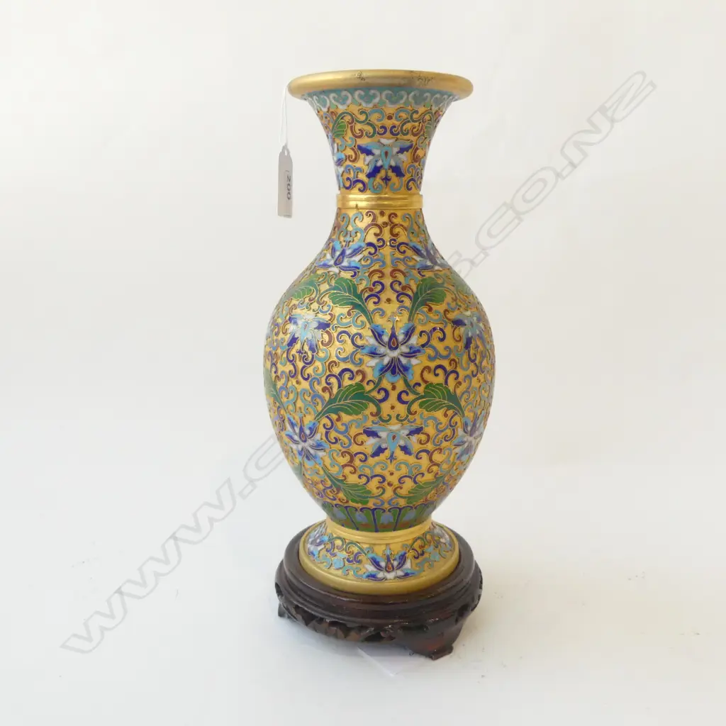 RAISED CLOISONNE VASE ON GOLD GROUND ON STAND, H.260mm Image 1++