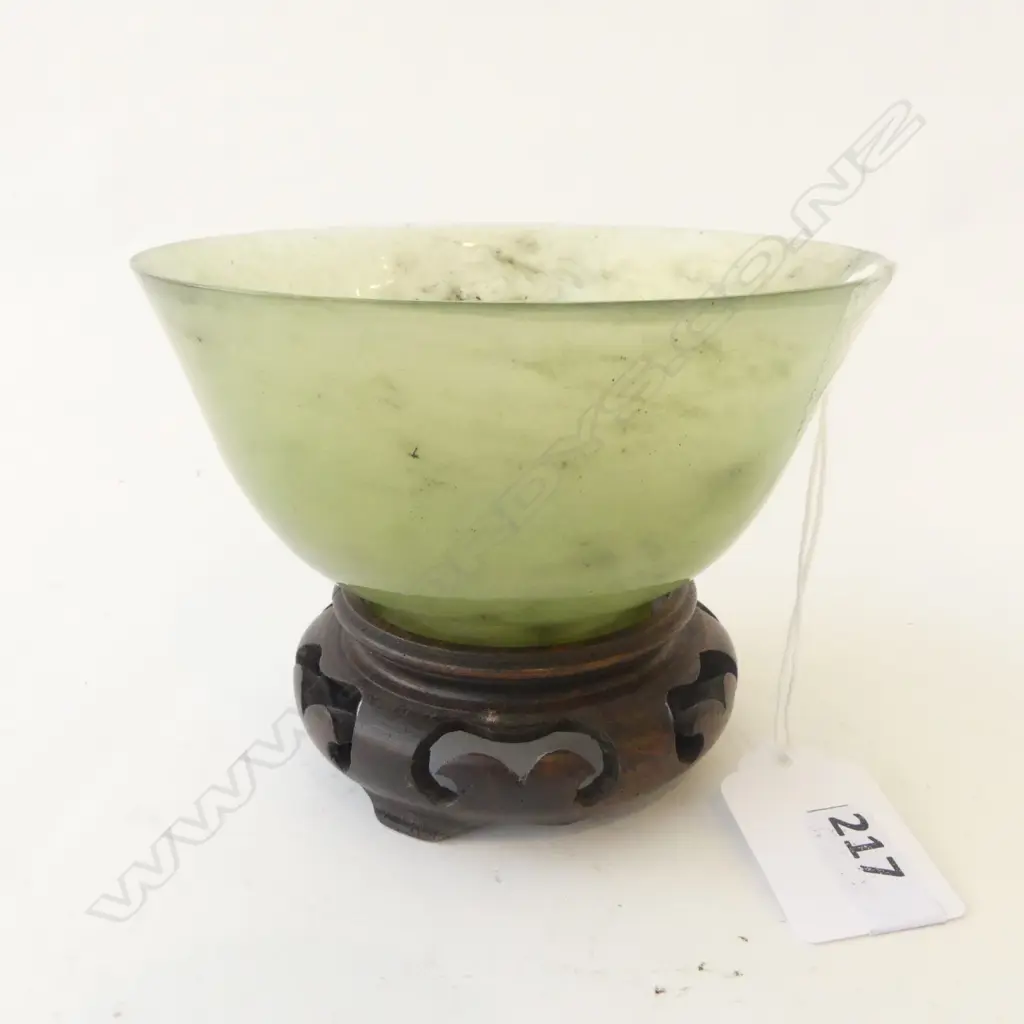 ORIENTAL SPINACH JADE BOWL 105mm dia ON STAND Image 1++