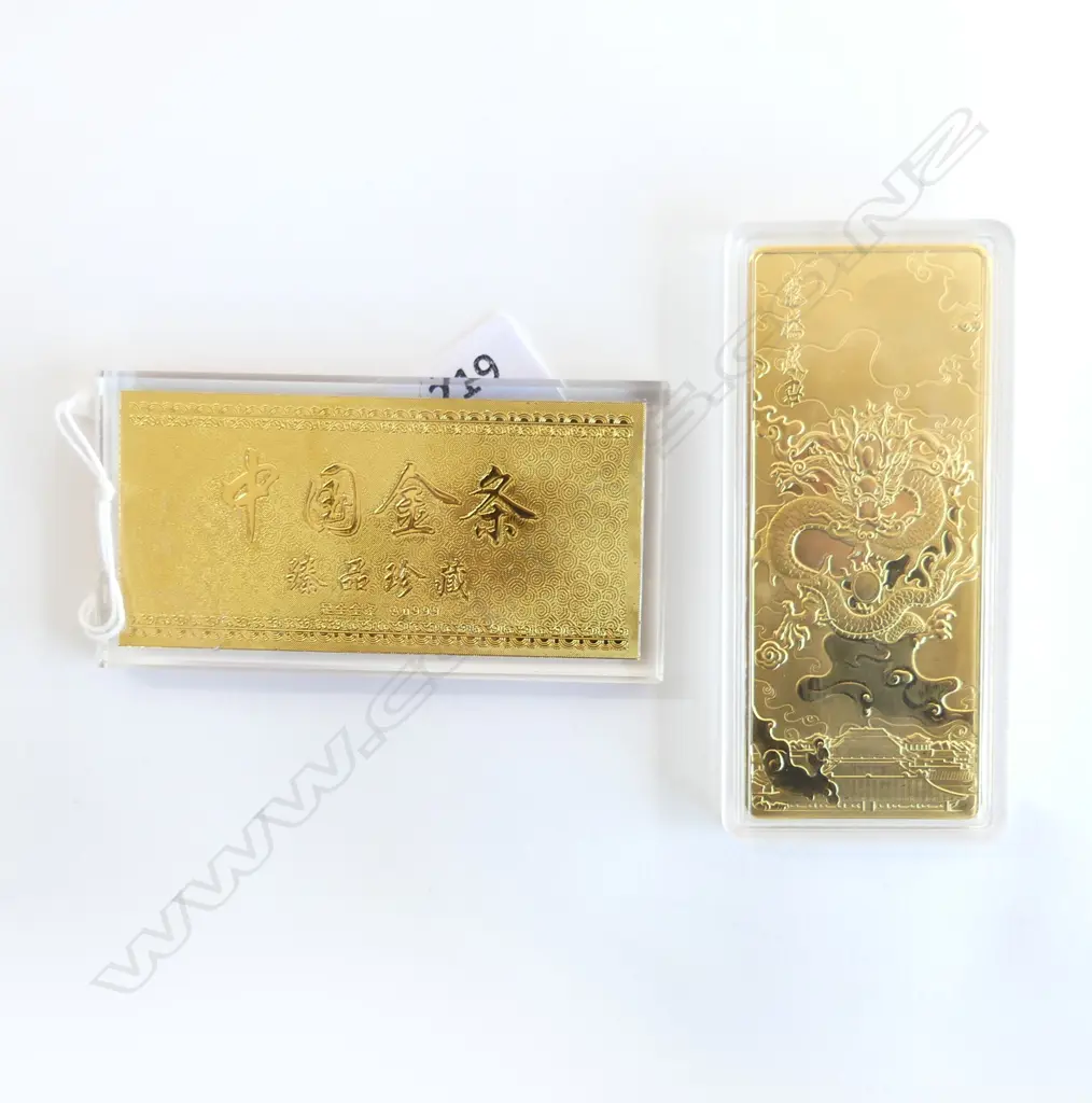 2 CHINESE GOLD TOKENS, BOXED Image 1++
