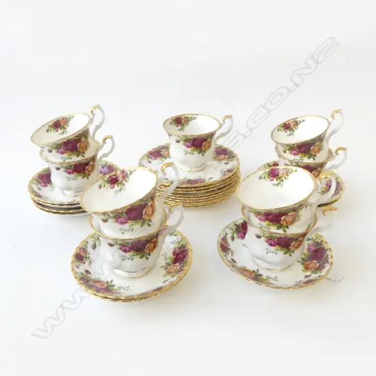 9 ROYAL ALBERT OLD COUNTRY ROSES TRIOS (1 CUP AF)