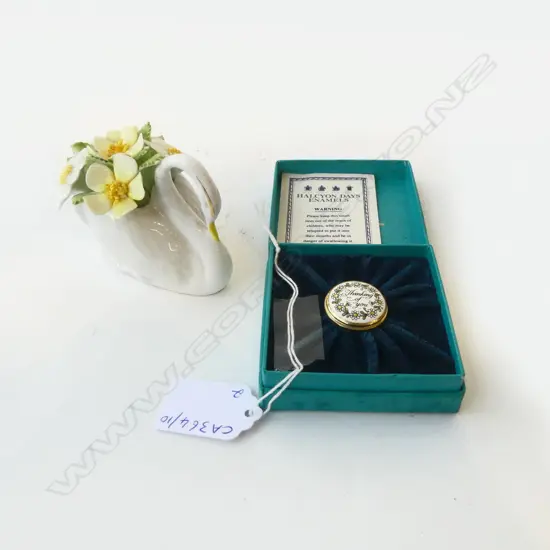 HALCYON DAYS ENAMEL BOX ‘THINKING OF YOU’ & ROYAL DOULTON FLORAL SWAN EXCELLENT CONDITION, L.70MM (SWAN)