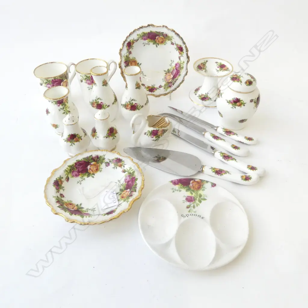 ASST. ROYAL ALBERT OLD COUNTRY ROSES Image 1++