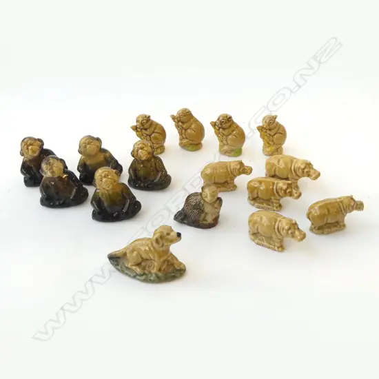 COLLECTION OF 16 WADE WHIMSY ANIMALS INCL. MONKEYS, HIPPOS, DOG ETC
