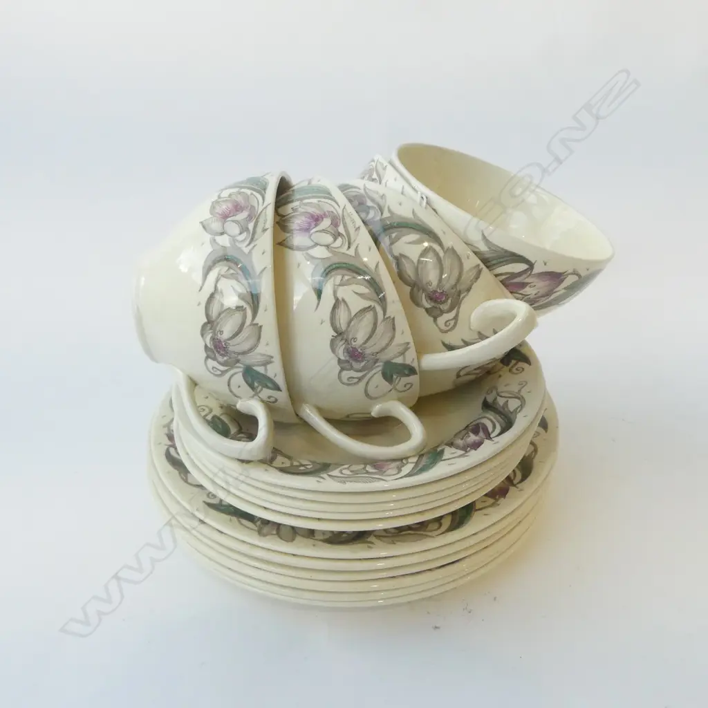 SUSIE COOPER SET OF 5 CUPS, SAUCERS, AND PLATES KESTRAL SHAPE ‘ENDON’ PATTERN Image 1++