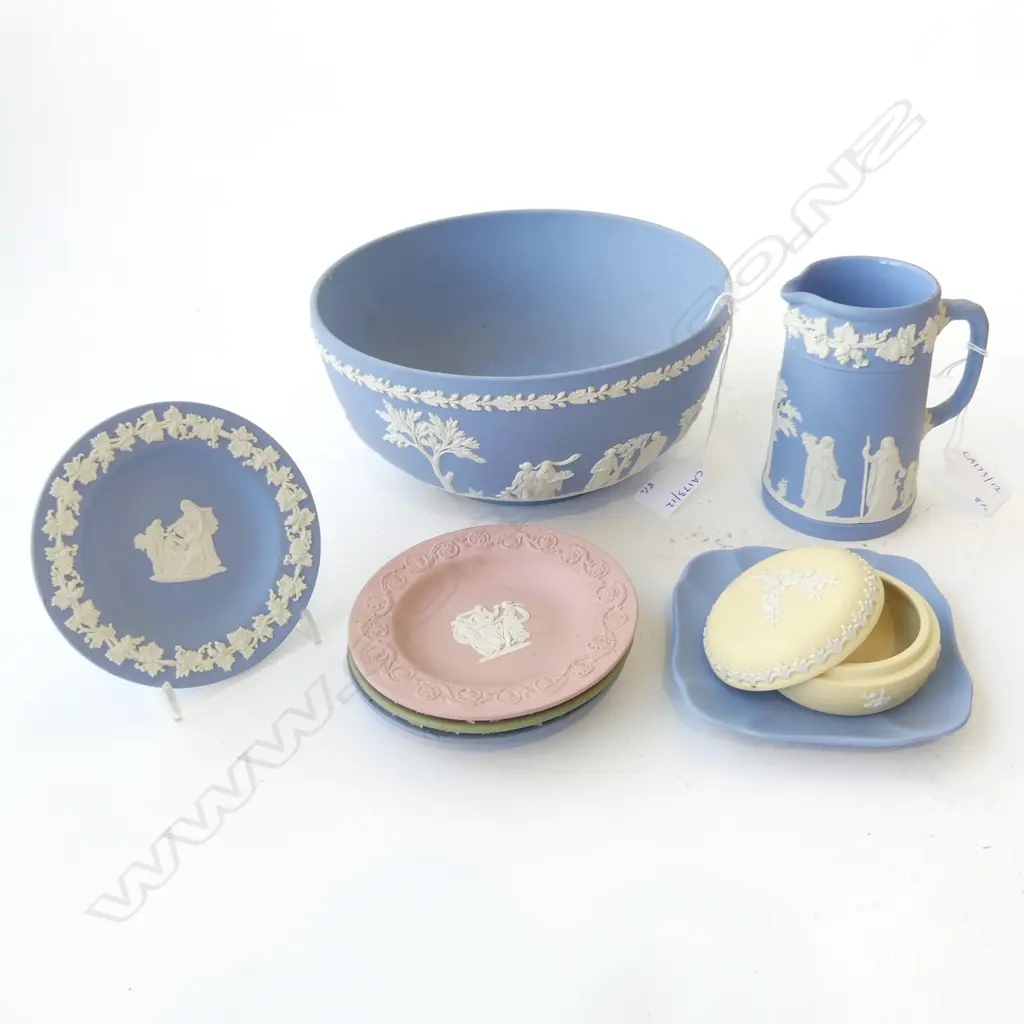 8PCS JASPER WEDGWOOD BOWL DISHES JUG ETC Image 1++