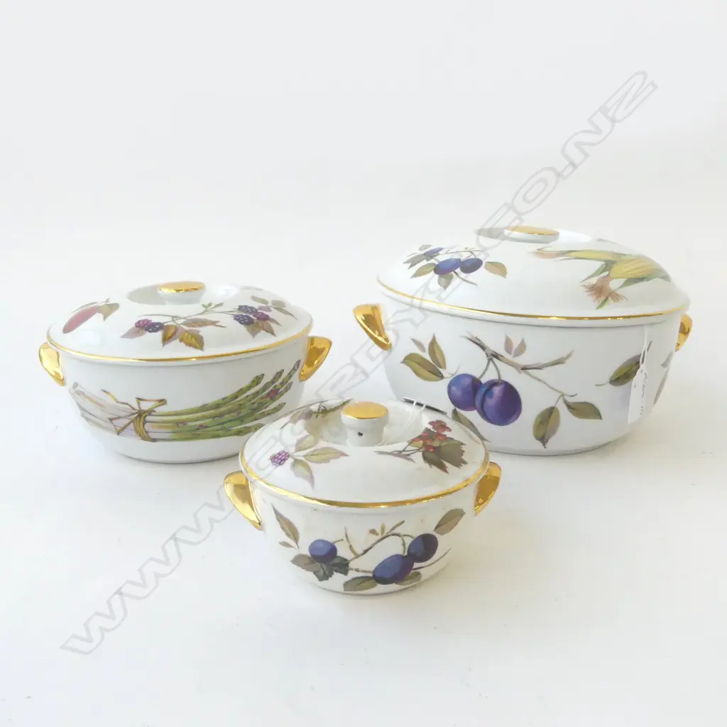 3 ROYAL WORCESTER EVESHAM LIDDED OVENWARE TUREENS, DIA.220mm, 160mm, 120mm Image 1++