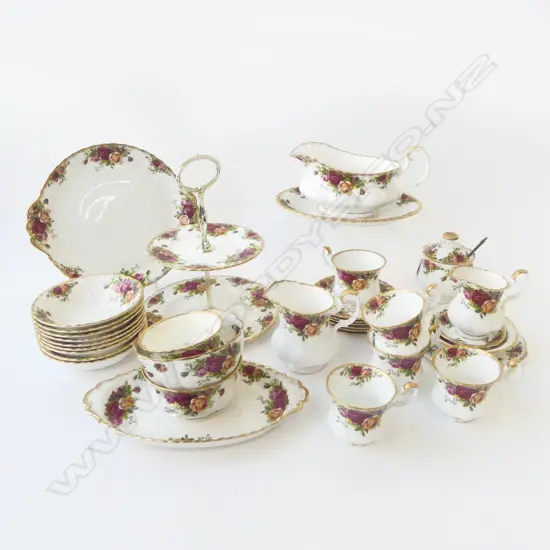 ASST. ROYAL ALBERT OLD COUNTRY ROSES CHINA