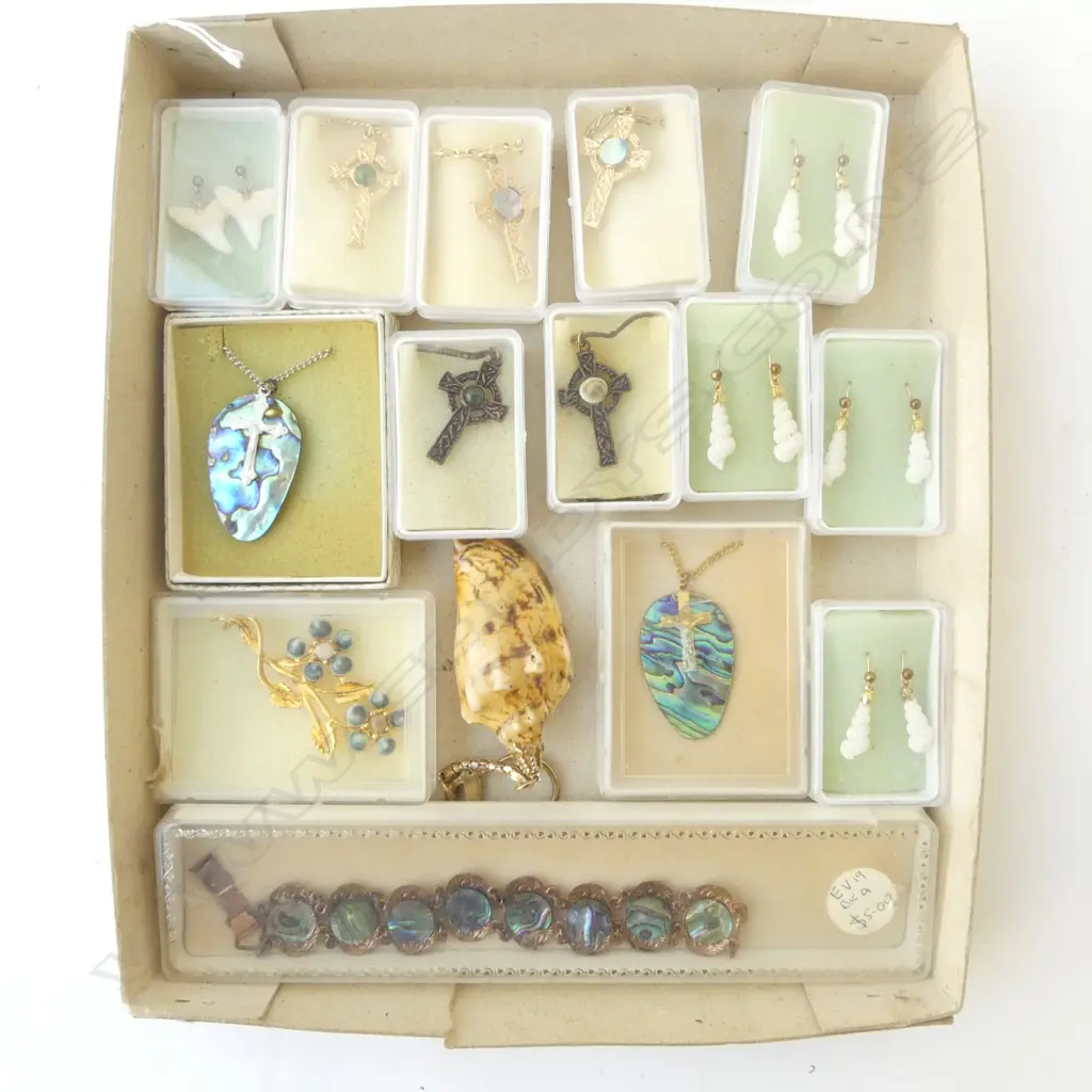 15 PCES ASST. COSTUME JEWELLERY Image 1++